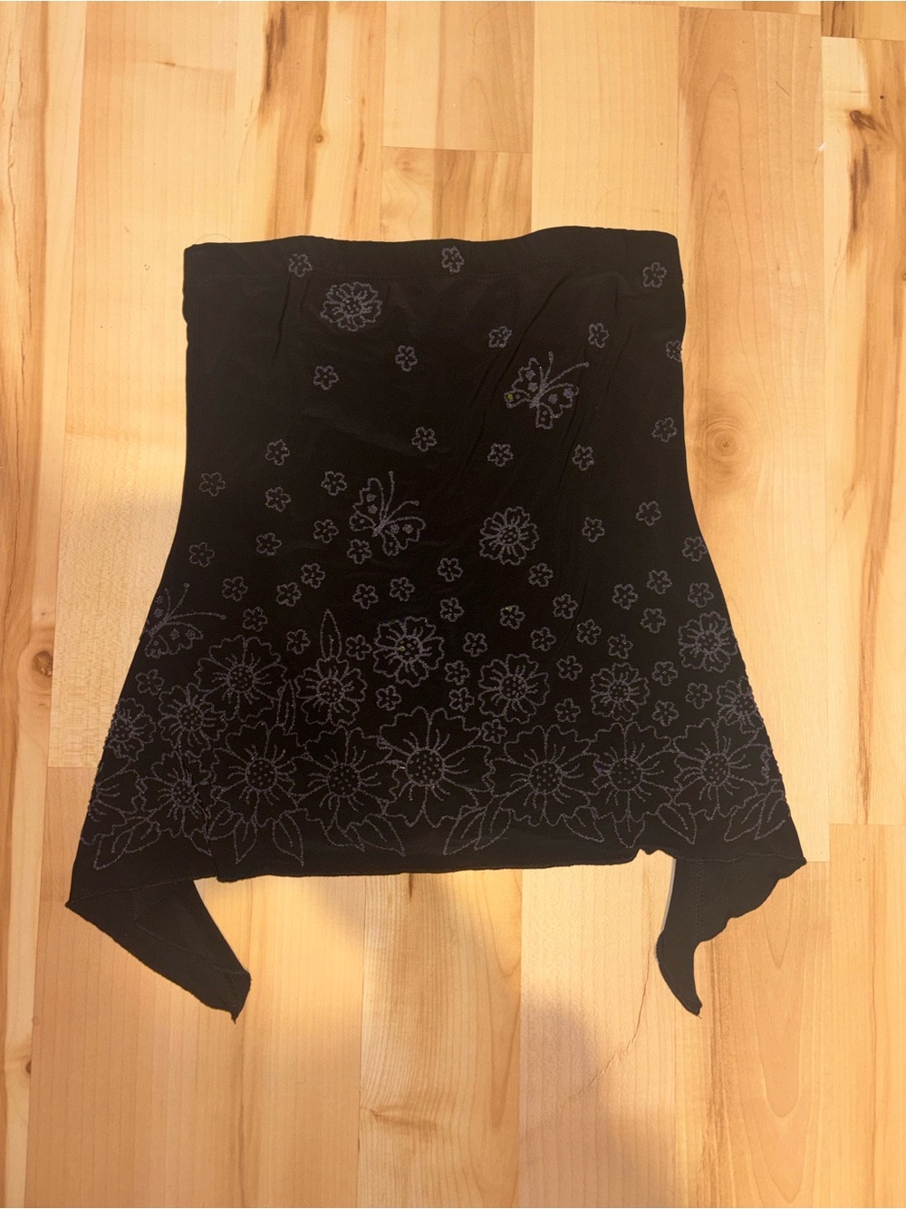 Fashion Magazine Black Strapless Floral Embroidered Tank Top